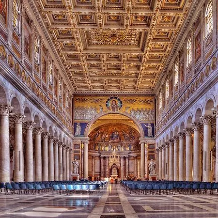 La Casa Basilica *